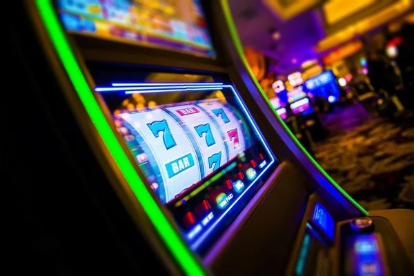 dragon2222 platform interface showing sportsbook, live dealer, and slot games on mobile